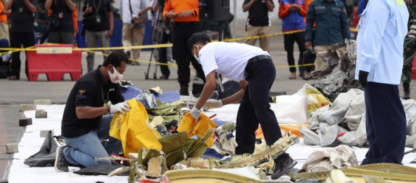 Στη δημοσιότητα σε δύο μέρες το προκαταρκτικό πόρισμα για την συντριβή του αεροπλάνου στην Ινδονησία